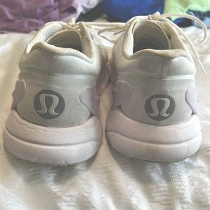 bliss feel white running shoes